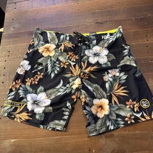 HIC Go Barefoot Floral Board Shorts 38W